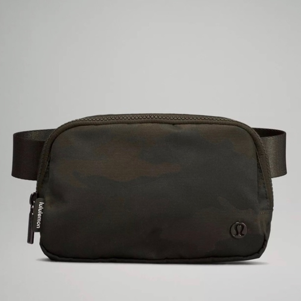 NWT lululemon Olive Green Camo Everywhere Belt Bag